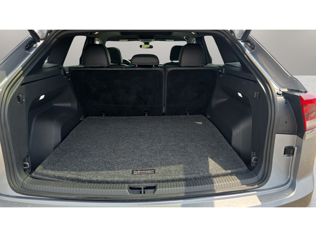 Used 2024 Volkswagen Atlas Cross Sport SEL R-Line AWD/4WD image 9
