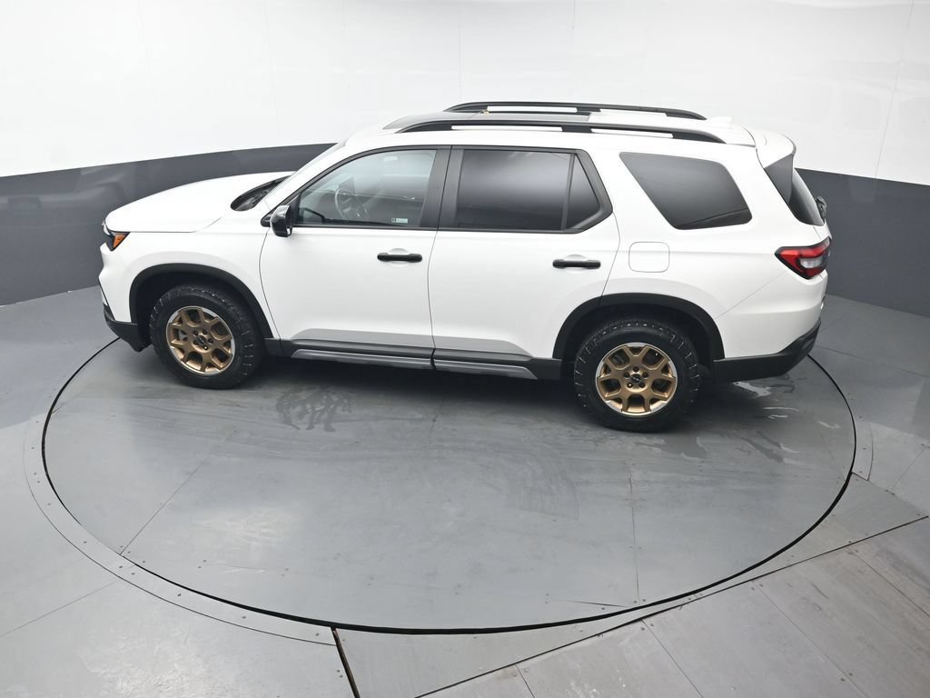 Certified 2024 Honda Pilot TrailSport image 40