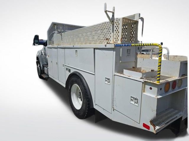 Used 2017 Ford F750 2WD Regular Cab Super Duty image 9