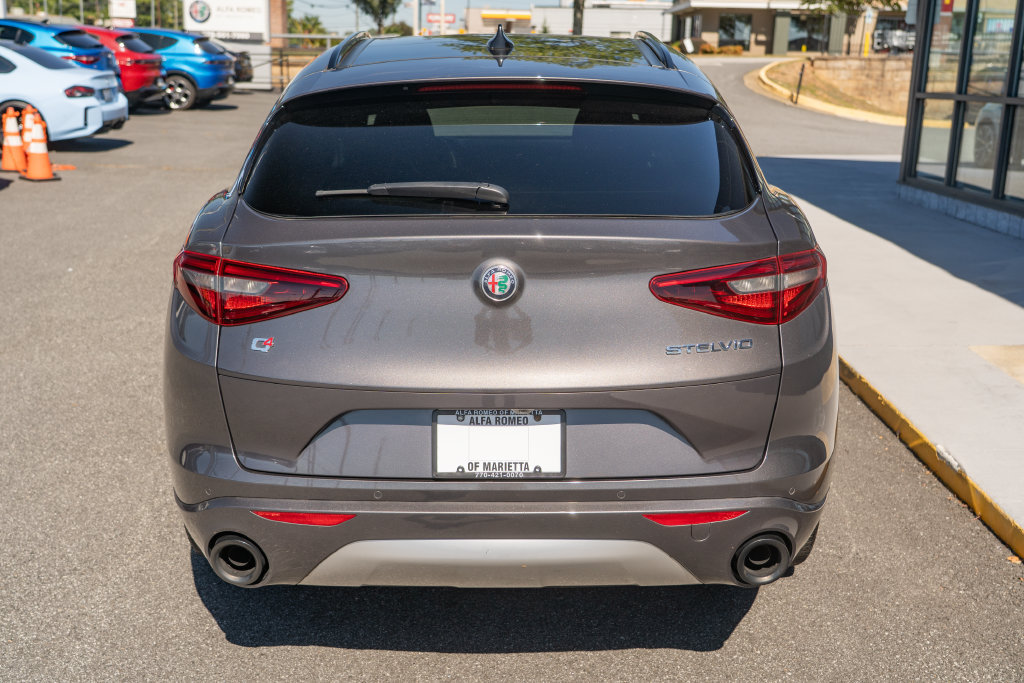 Used 2023 Alfa Romeo Stelvio Ti AWD/4WD image 6