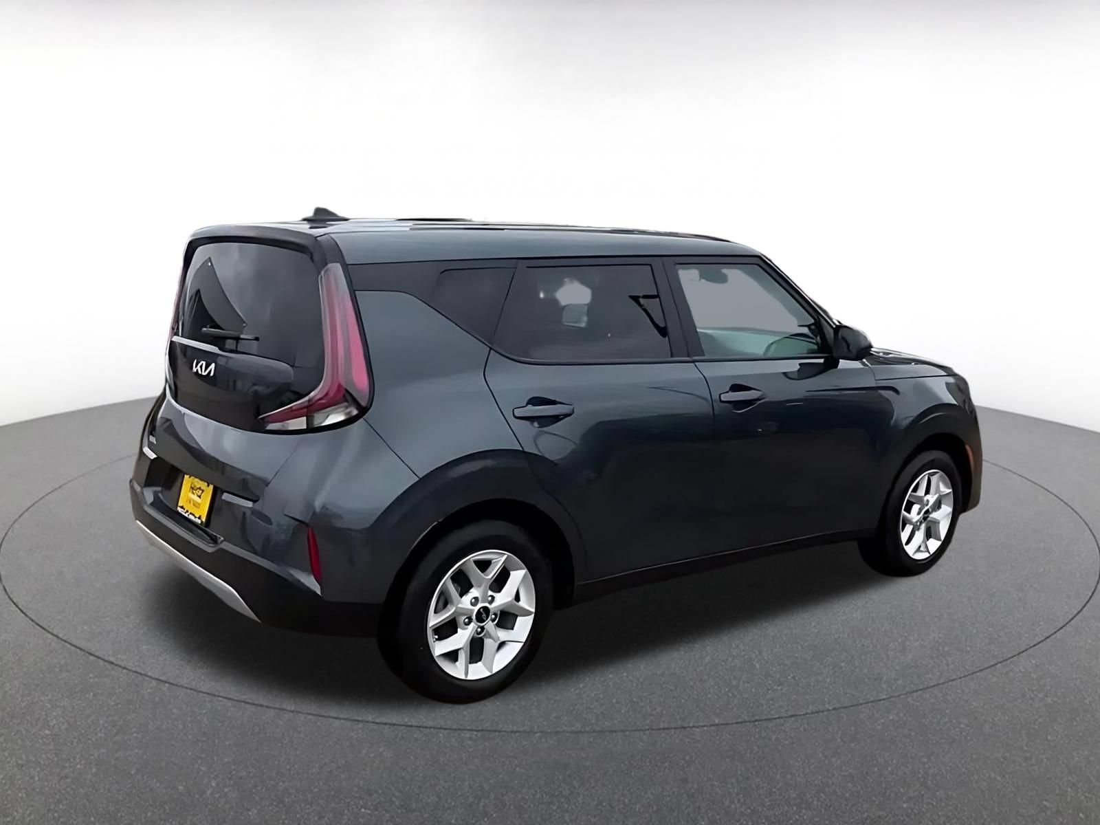 Used 2025 Kia Soul LX w/ LX Technology Package FWD image 15