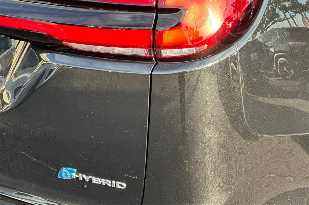 Used 2022 Chrysler Pacifica Touring-L image 24