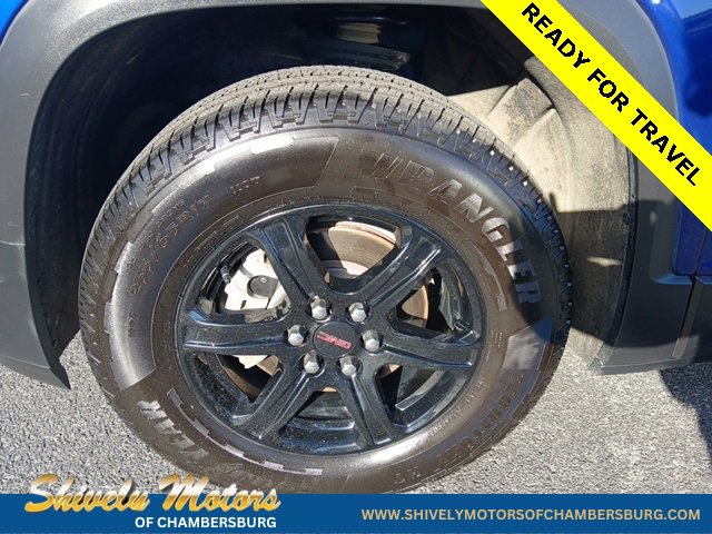 Used 2023 GMC Acadia AT4 image 2