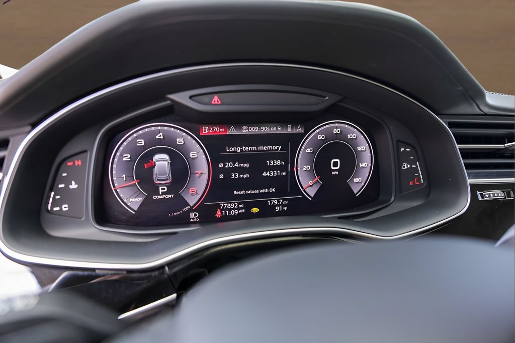 Used 2019 Audi Q8 Prestige w/ Luxury Package AWD/4WD image 11