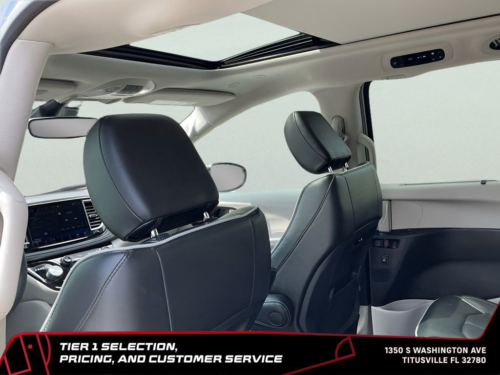 Used 2024 Chrysler Pacifica Limited FWD image 22