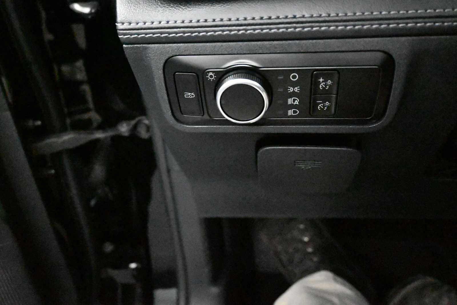 Used 2025 Ford Mustang Premium RWD image 19