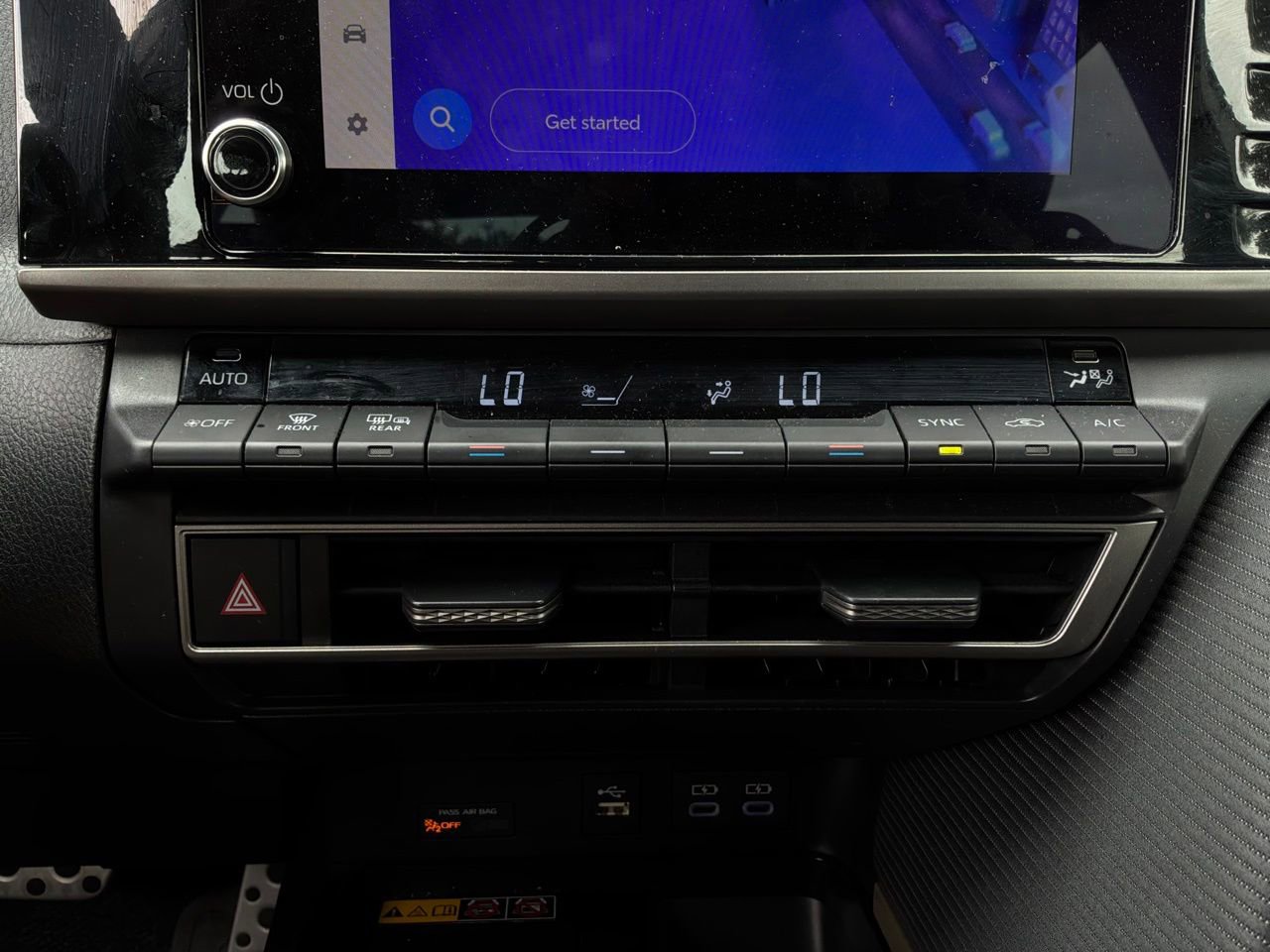 Used 2025 Toyota Camry SE FWD image 27