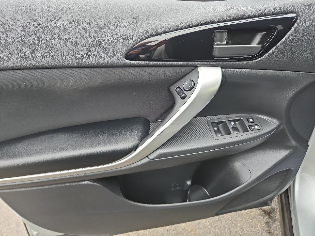 Used 2022 Mitsubishi Eclipse Cross ES image 14