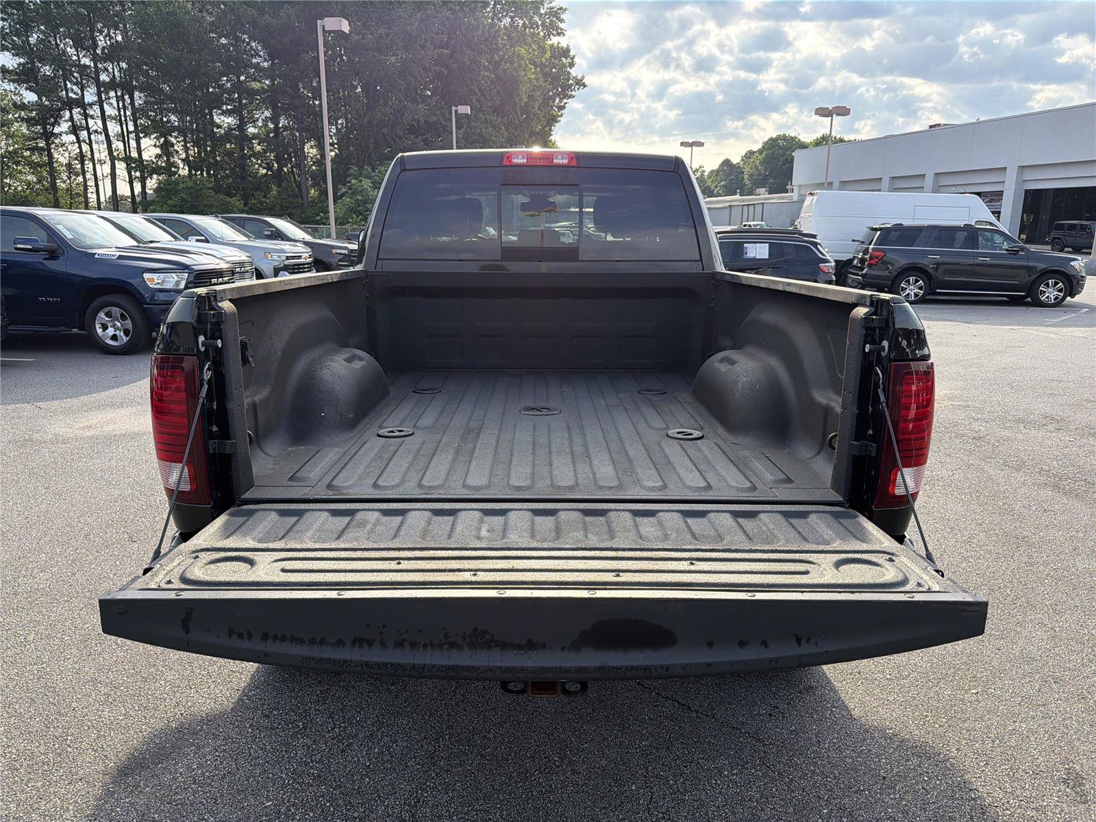 Used 2018 RAM 2500 Laramie w/ Sport Appearance Group AWD/4WD image 17