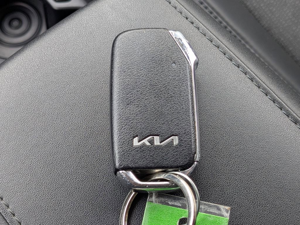 Used 2023 Kia Niro EX w/ EX Cold Weather Package image 33