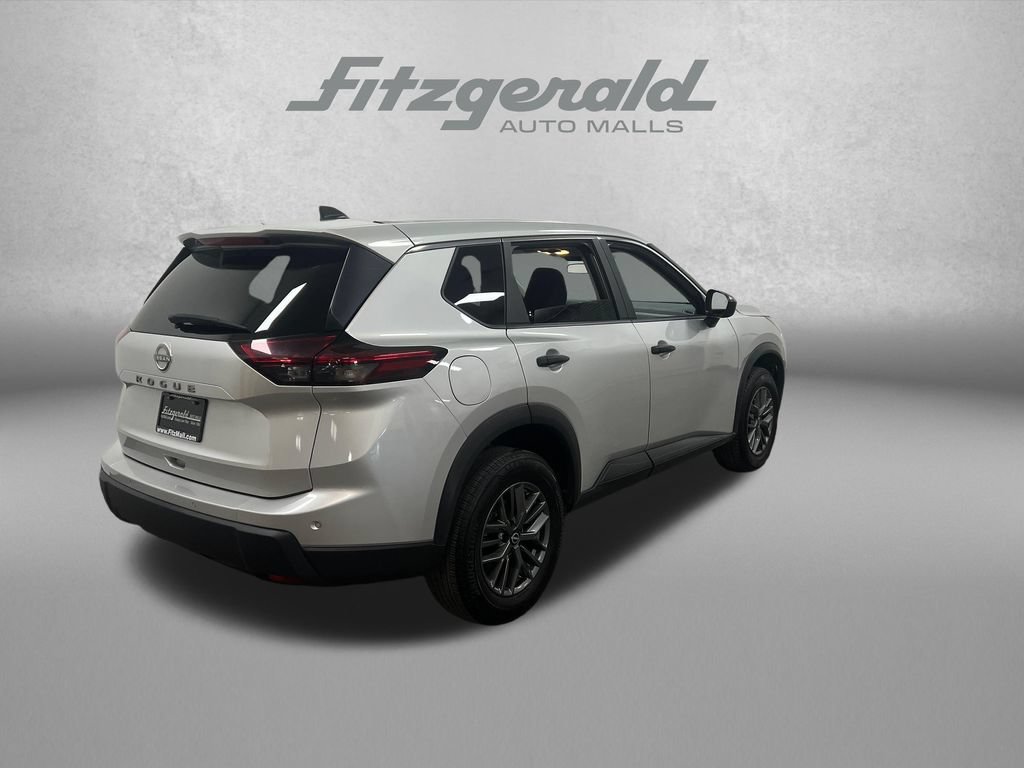 Used 2024 Nissan Rogue S FWD image 6