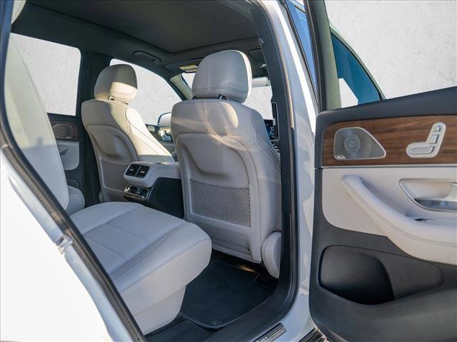 Used 2025 Mercedes-Benz GLS 450 4MATIC image 23