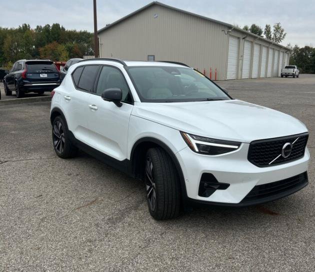 Used 2023 Volvo XC40 B5 Ultimate w/ Protection Package Premier AWD/4WD image 5