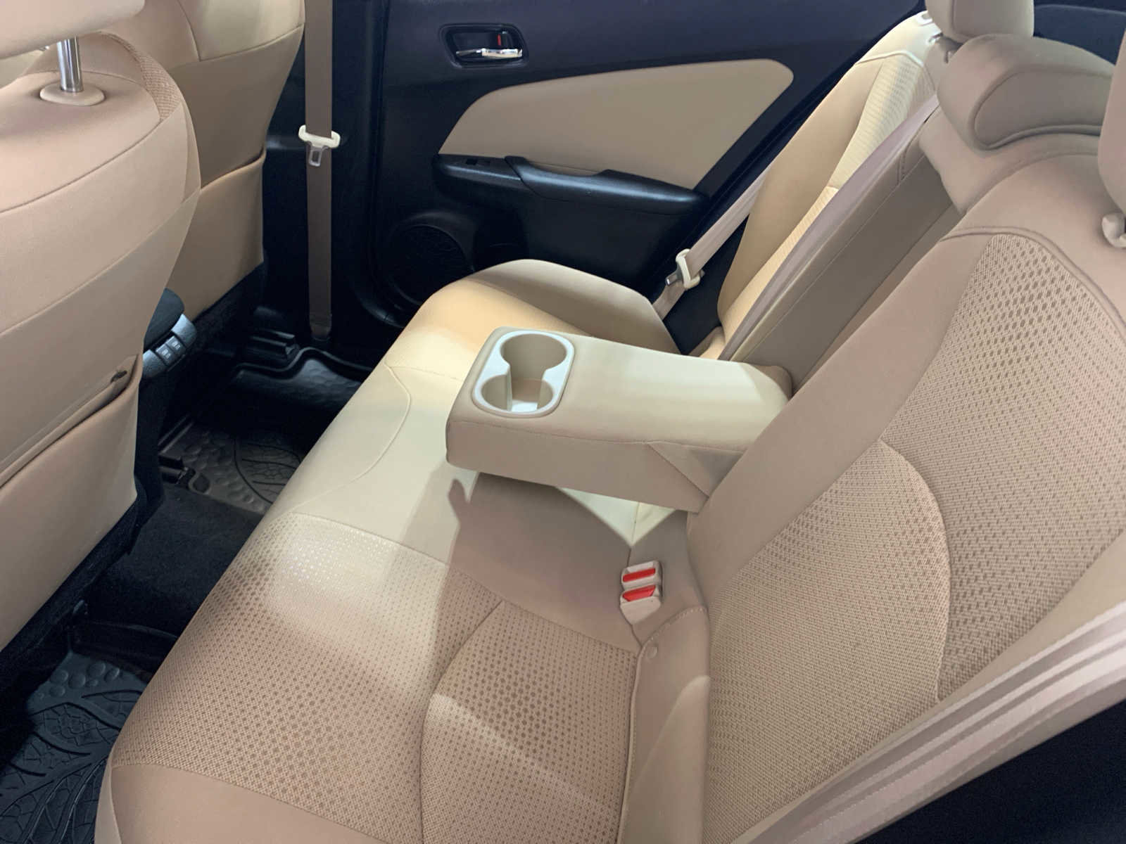 Used 2019 Toyota Prius LE FWD image 5