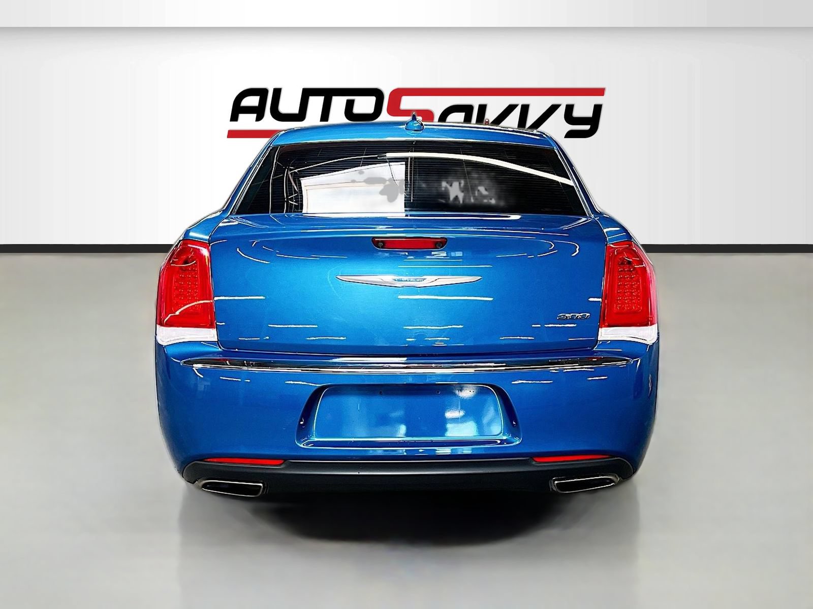 Used 2023 Chrysler 300 Touring RWD image 6
