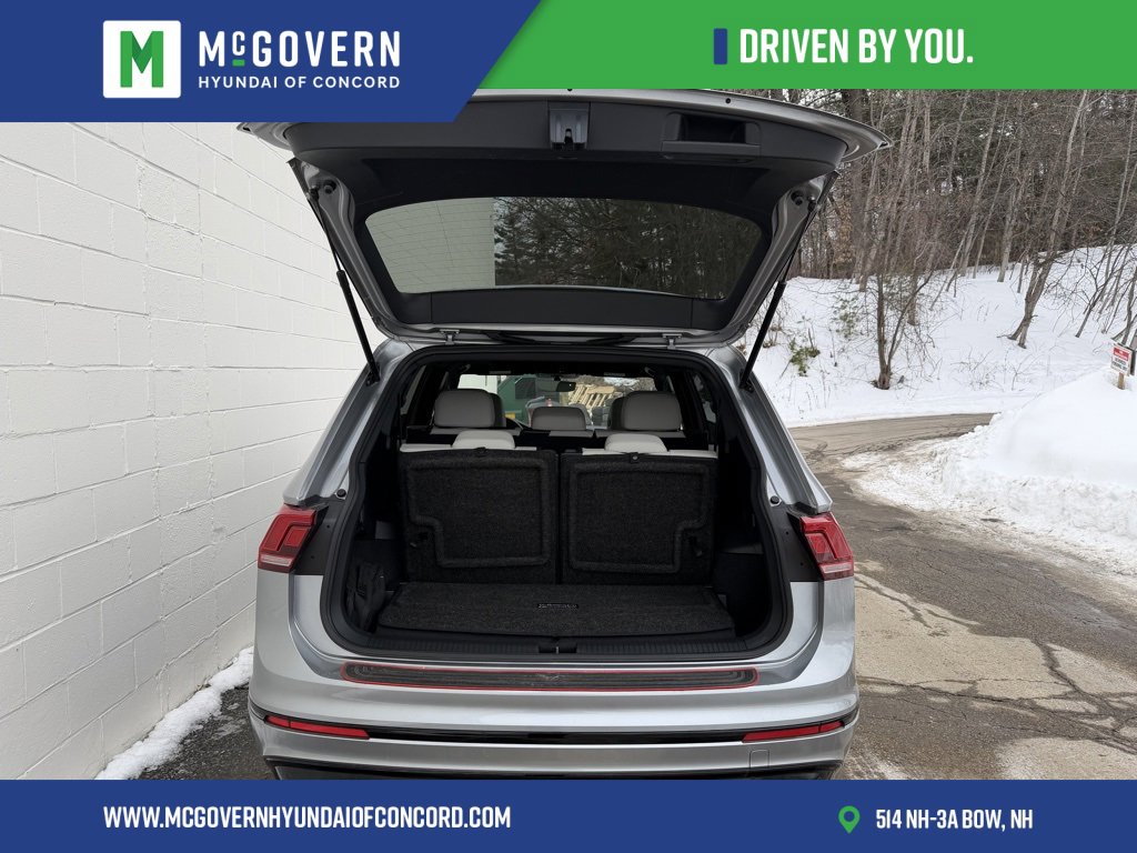 Used 2020 Volkswagen Tiguan SE R-Line w/ 3rd Row Seat Package image 23