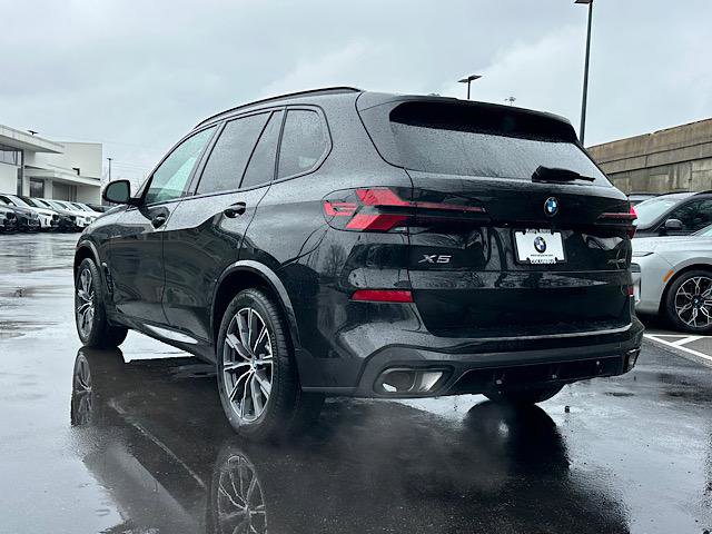 New 2026 BMW X5 xDrive40i w/ M Sport Package image 3