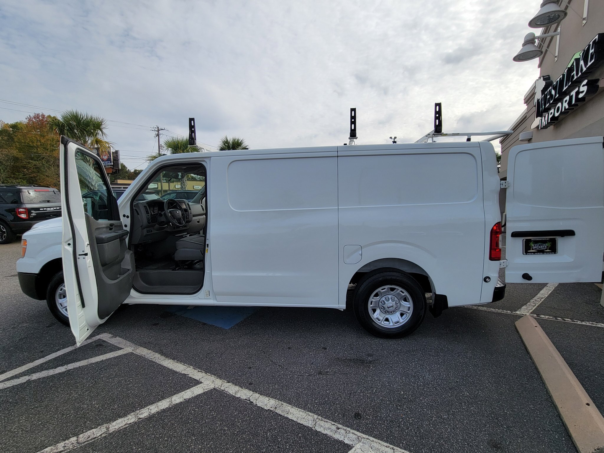 Used 2020 Nissan NV 1500 SV image 16