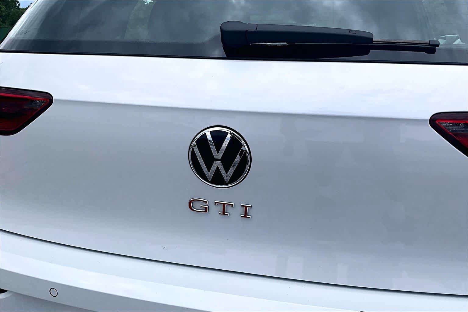 Used 2024 Volkswagen GTI Autobahn FWD image 8