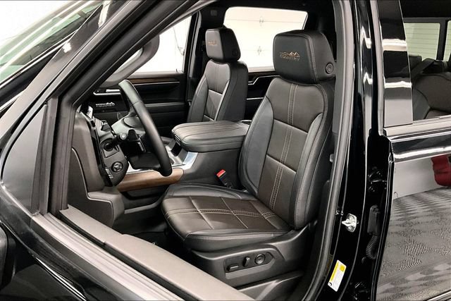 Used 2026 Chevrolet Silverado 1500 High Country w/ Midnight Edition AWD/4WD image 23