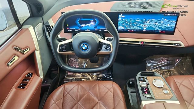 Used 2023 BMW iX M60 w/ Executive Package image 38