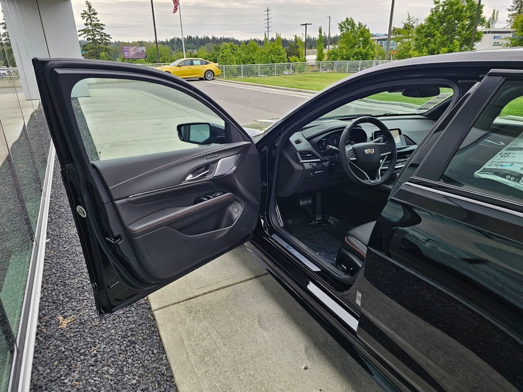 New 2025 Cadillac CT4 V w/ Super Cruise Package AWD/4WD image 18