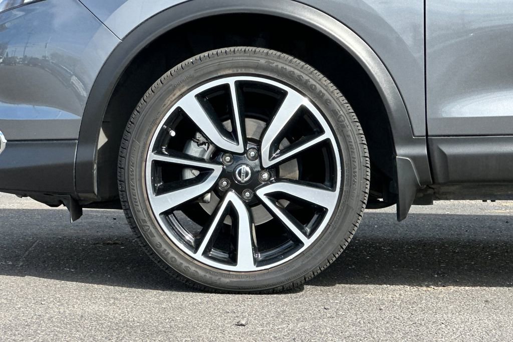 Used 2018 Nissan Rogue Sport SL w/ SL Premium Package image 28