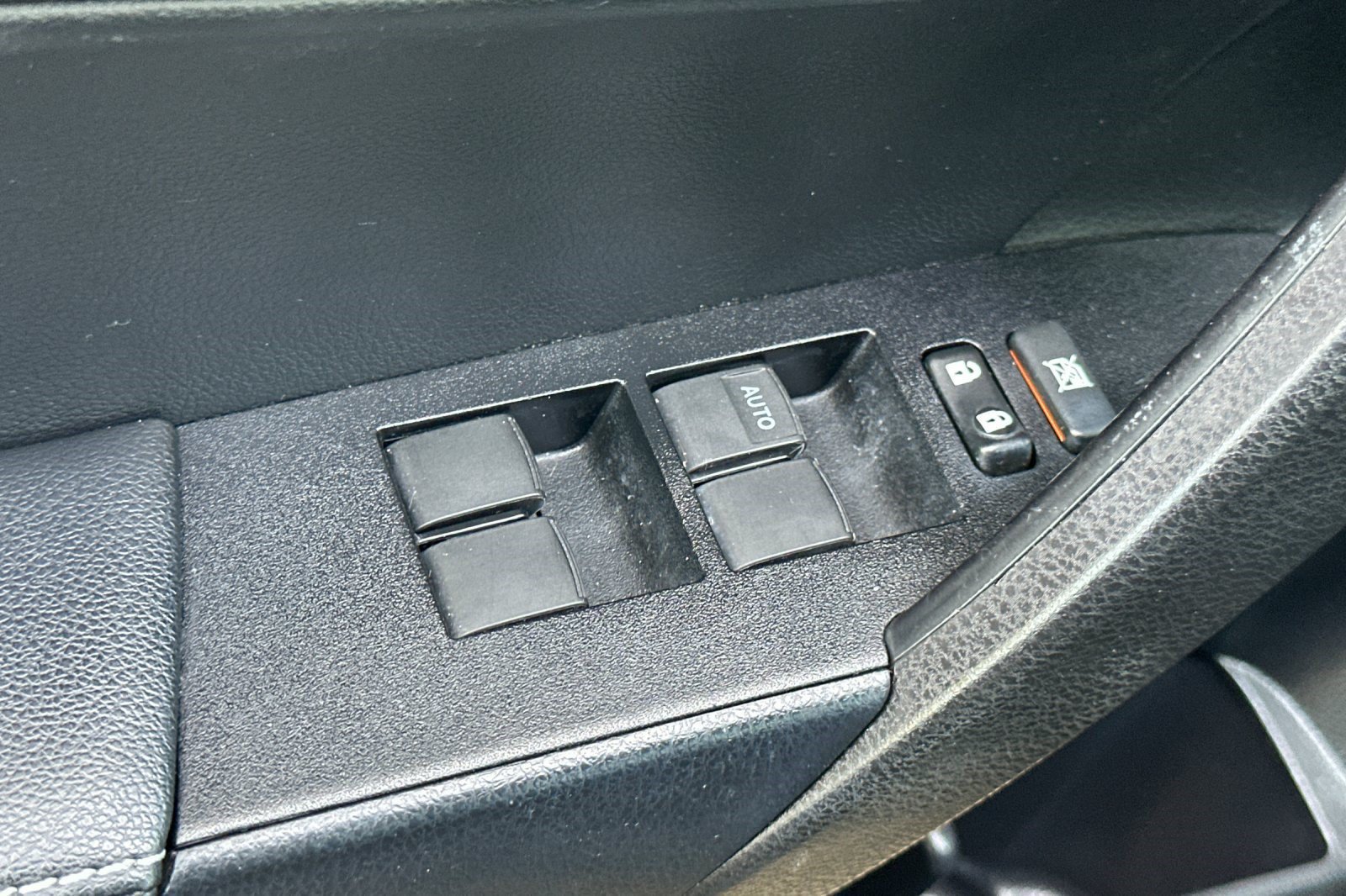 Used 2015 Toyota Corolla S FWD image 14