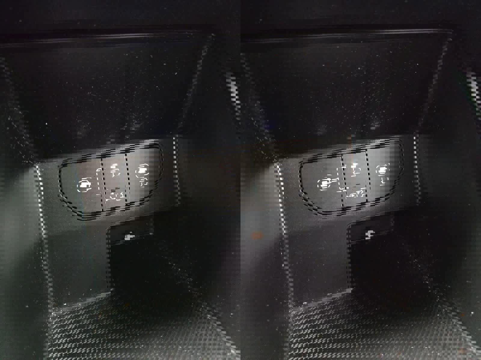 Certified 2025 Kia Sorento LX image 28