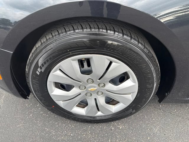 Used 2013 Chevrolet Cruze LS FWD image 9