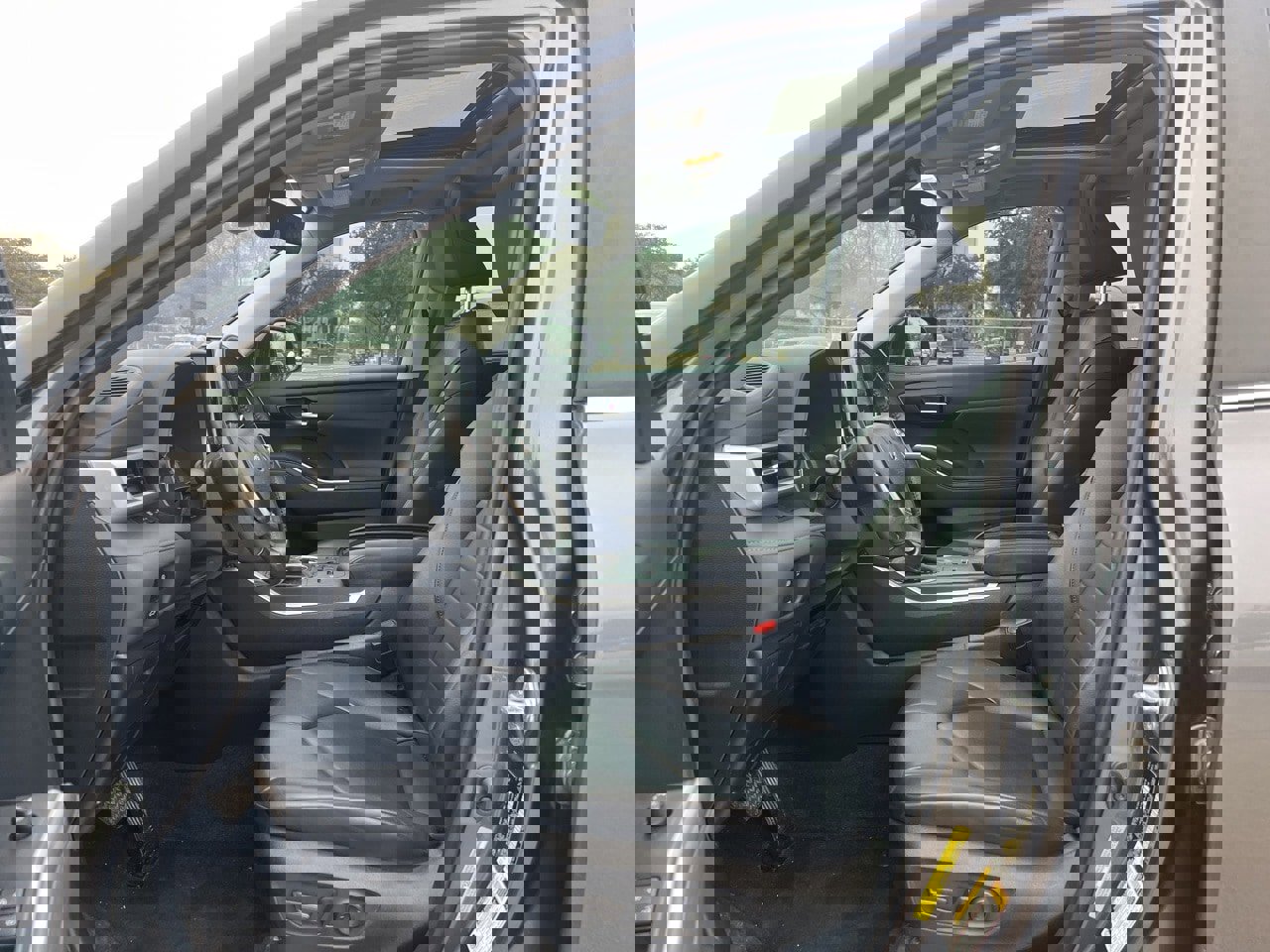 Used 2023 Toyota Highlander XLE image 8