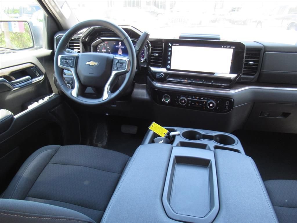 Used 2024 Chevrolet Silverado 1500 LT AWD/4WD image 13