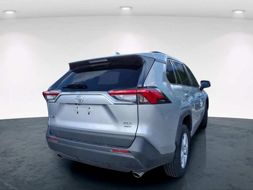 Used 2019 Toyota RAV4 XLE AWD/4WD image 12