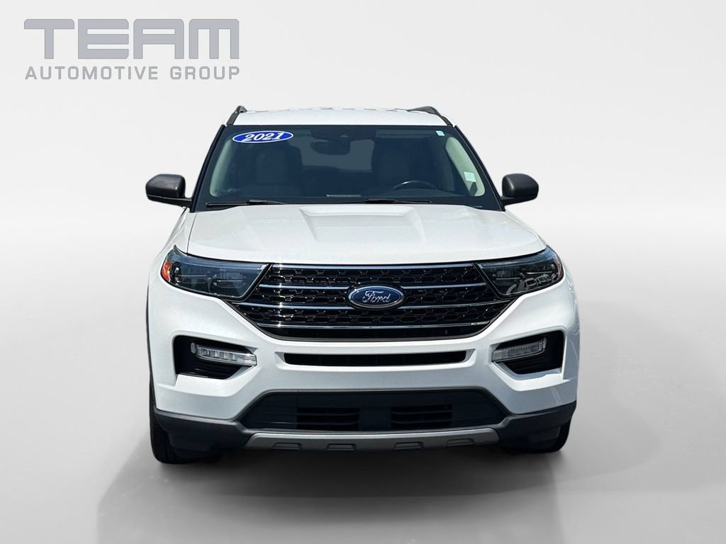 Used 2021 Ford Explorer XLT w/ Equipment Group 202A RWD image 2