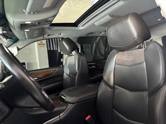Used 2018 Cadillac Escalade Premium Luxury AWD/4WD image 11