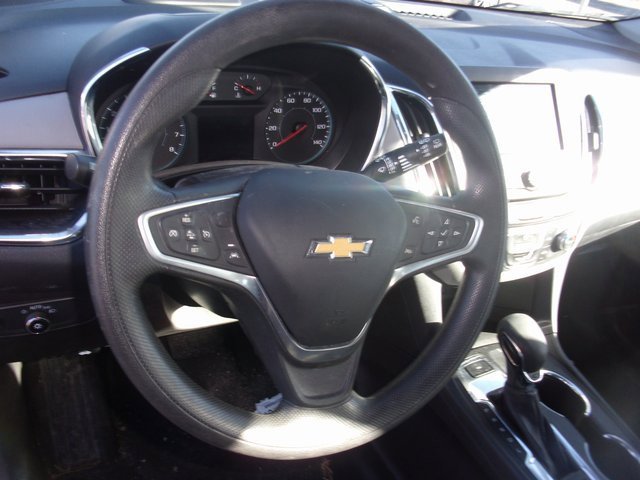 Used 2023 Chevrolet Equinox LS image 10