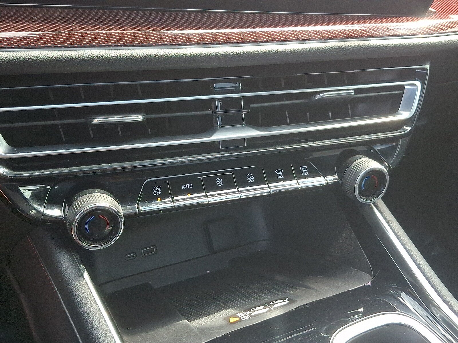 Used 2025 Chevrolet Traverse RS w/ LPO, Floor Liner Package FWD image 17
