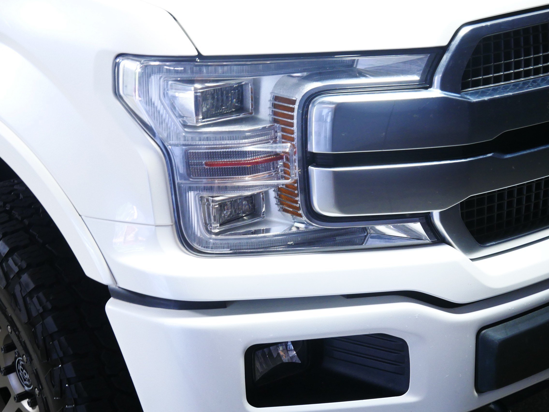 Used 2018 Ford F150 Platinum w/ Equipment Group 701A Luxury AWD/4WD image 16