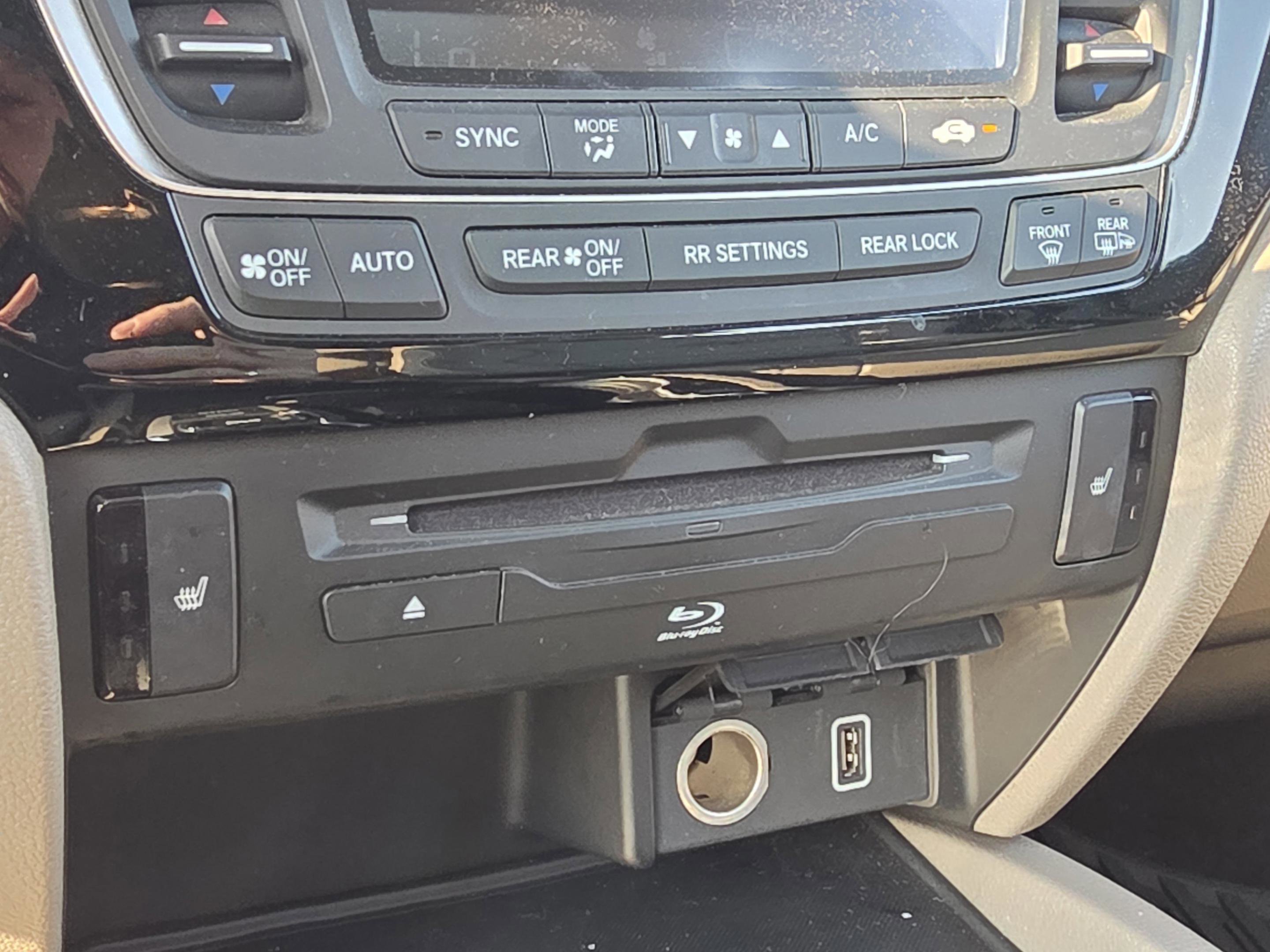 Used 2019 Honda Pilot Touring image 17