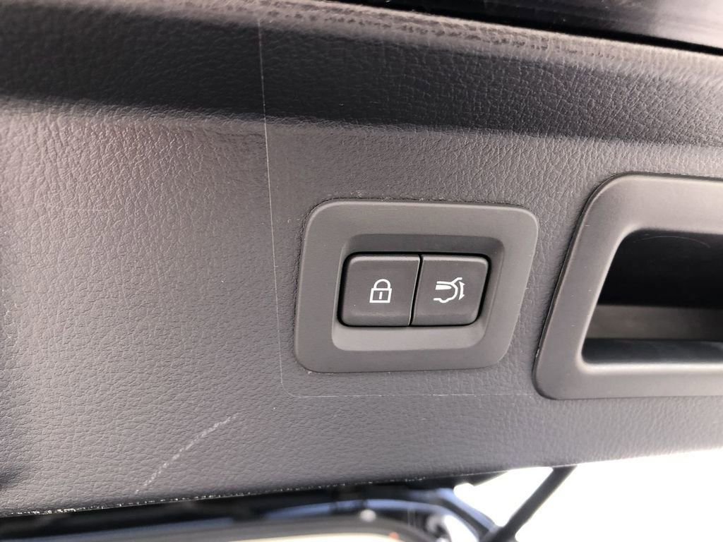 Used 2025 MAZDA CX-50 AWD 2.5 S w/ Premium Plus Pkg image 10