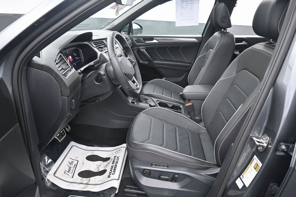 Used 2024 Volkswagen Tiguan SEL R-Line image 25