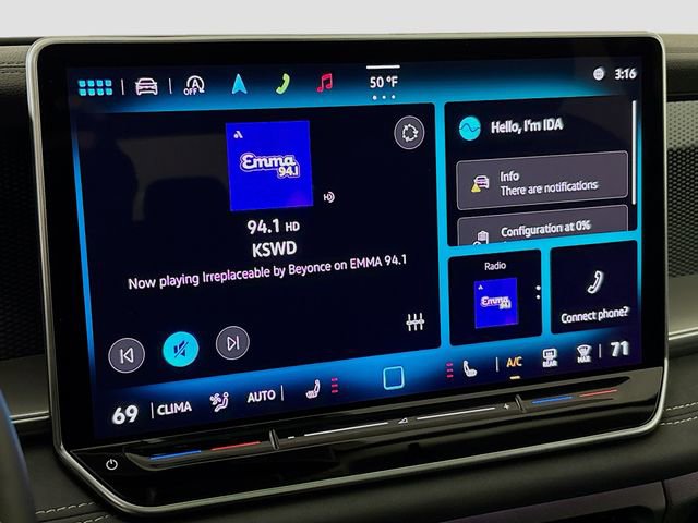 New 2025 Volkswagen Tiguan SE image 16