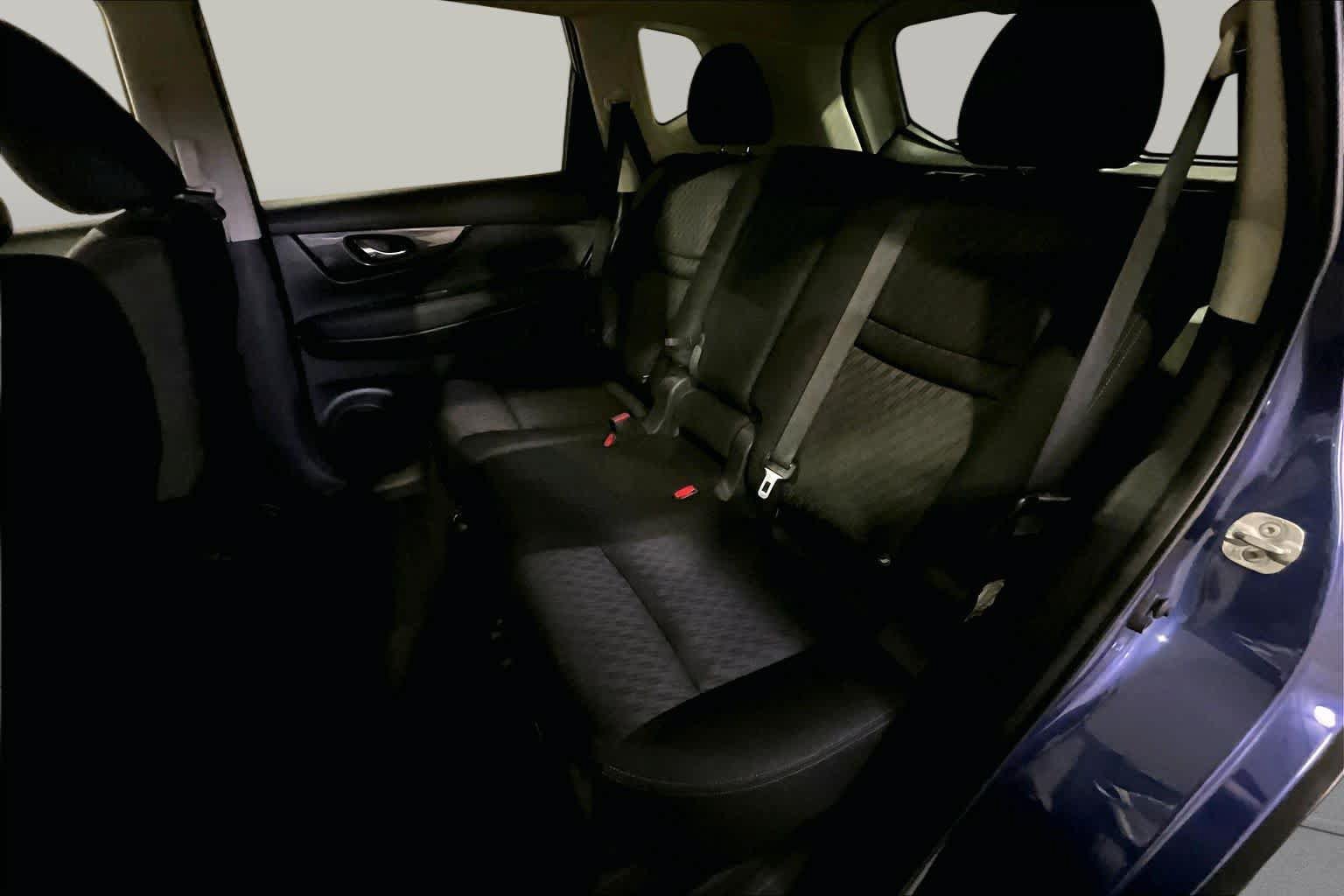 Used 2020 Nissan Rogue SV AWD/4WD image 19