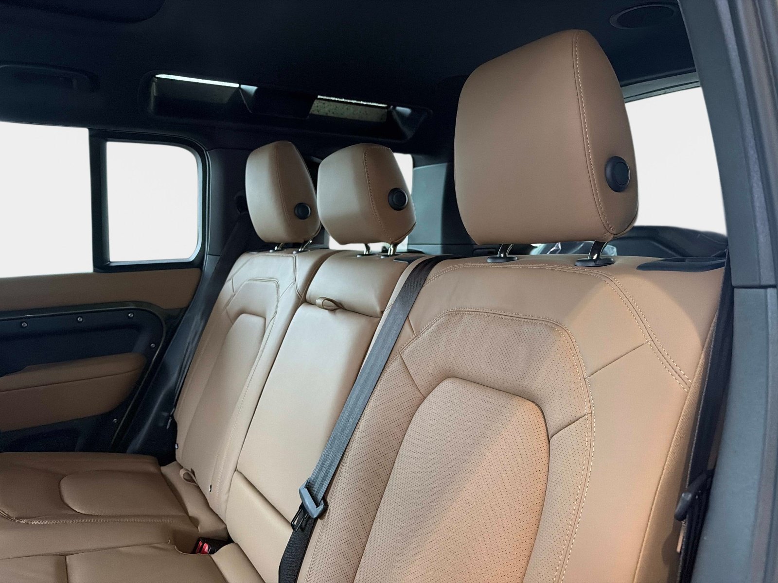 New 2026 Land Rover Defender 110 X-Dynamic SE AWD/4WD image 14