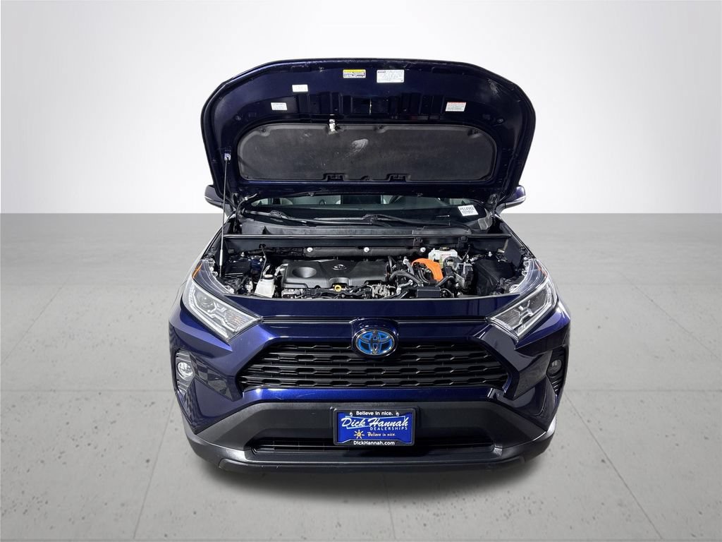 Used 2020 Toyota RAV4 XLE AWD/4WD image 21