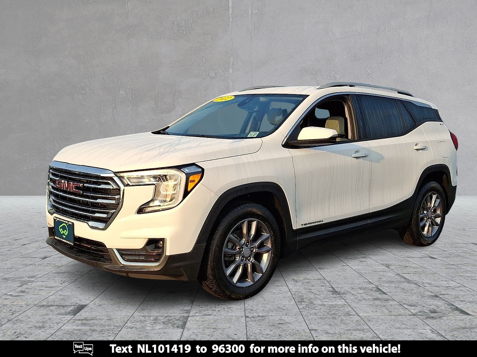 Certified 2022 GMC Terrain SLT AWD/4WD image 1