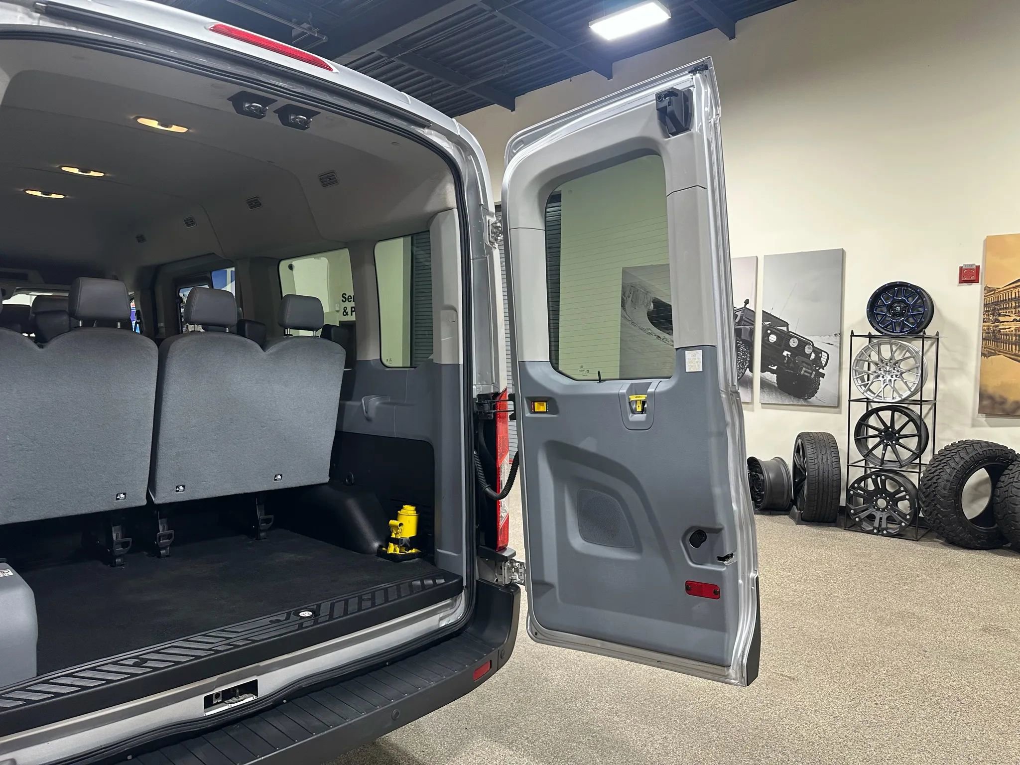 Used 2015 Ford Transit 350 XL image 21