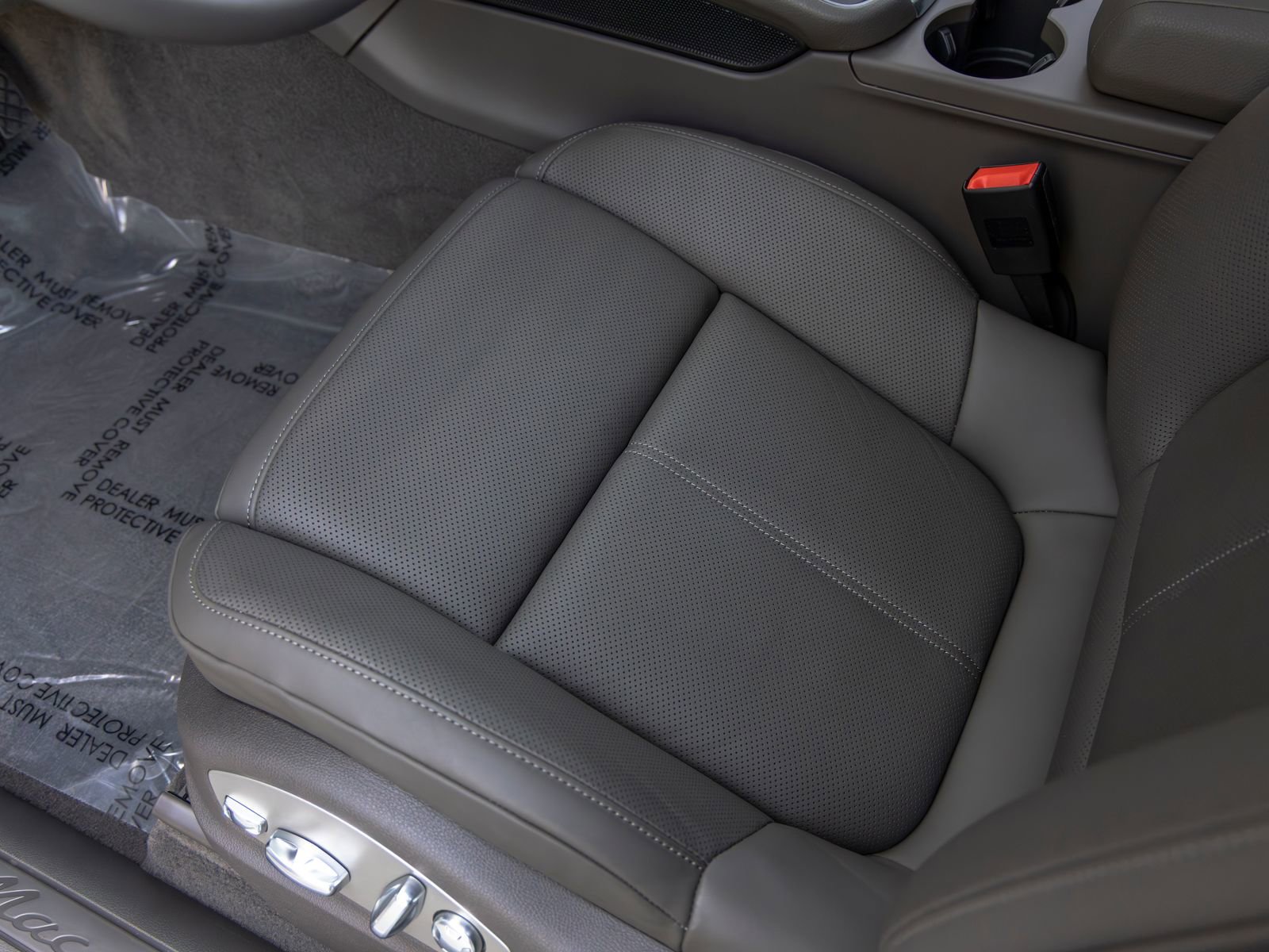 Certified 2026 Porsche Macan image 26