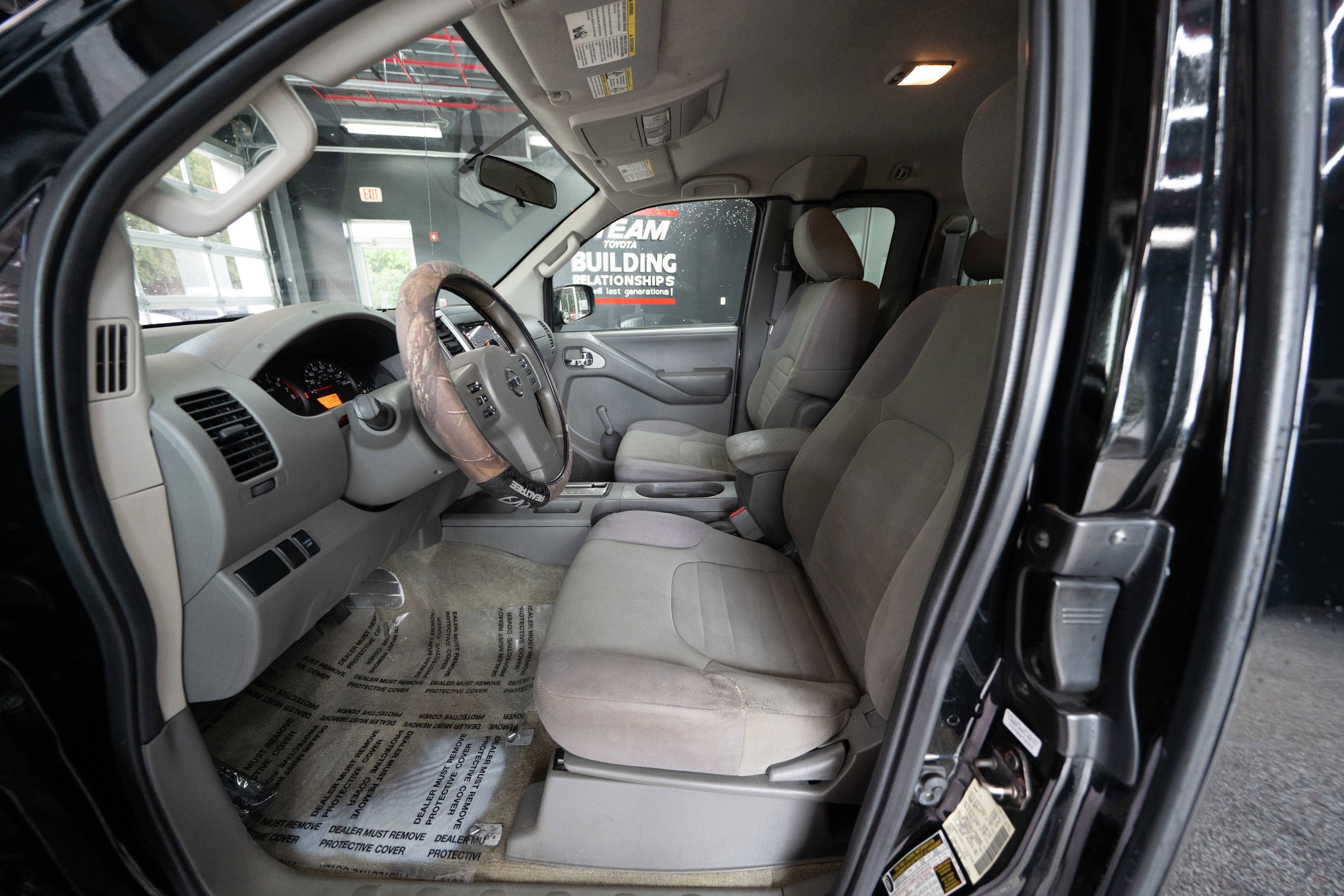 Used 2014 Nissan Frontier S image 9