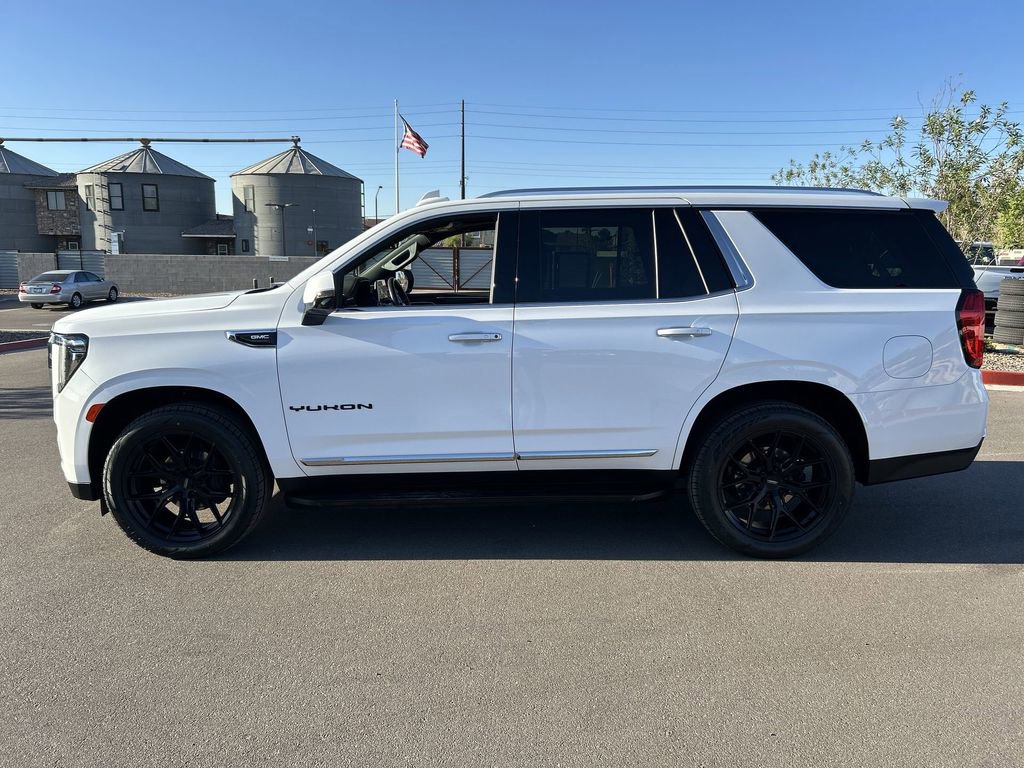 Used 2022 GMC Yukon SLT w/ SLT Premium Package image 5